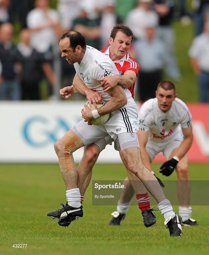 5 June 2010; Dermot Earley, Kildare, in action against Mark Brennan, Louth. Leinster GAA Football Senior Championship Quarter-Final, Louth v Kildare, Pairc Tailteann, Navan, Co. Meath. Photo by Sportsfile