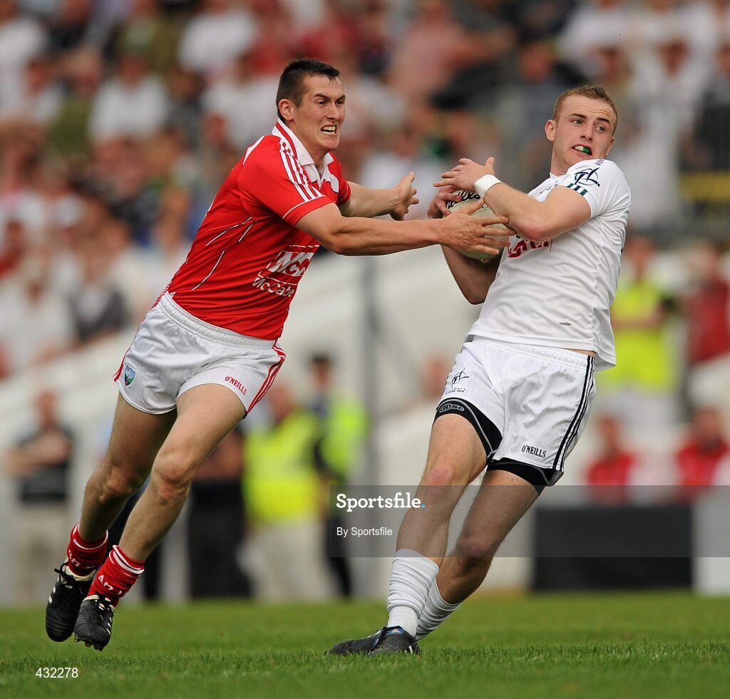 5 June 2010; Alan Smith, Kildare, in action against Dessie Finnegan, Louth. Leinster GAA Football Senior Championship Quarter-Final, Louth v Kildare, Pairc Tailteann, Navan, Co. Meath. Photo by Sportsfile