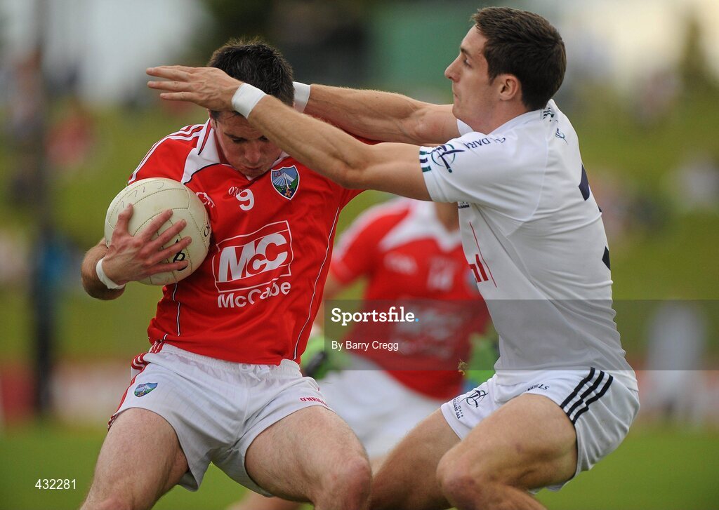 5 June 2010; Brian White, Louth, in action against Gary White, Kildare. Leinster GAA Football Senior Championship Quarter-Final, Louth v Kildare, Pairc Tailteann, Navan, Co. Meath. Picture credit: Barry Cregg / SPORTSFILE