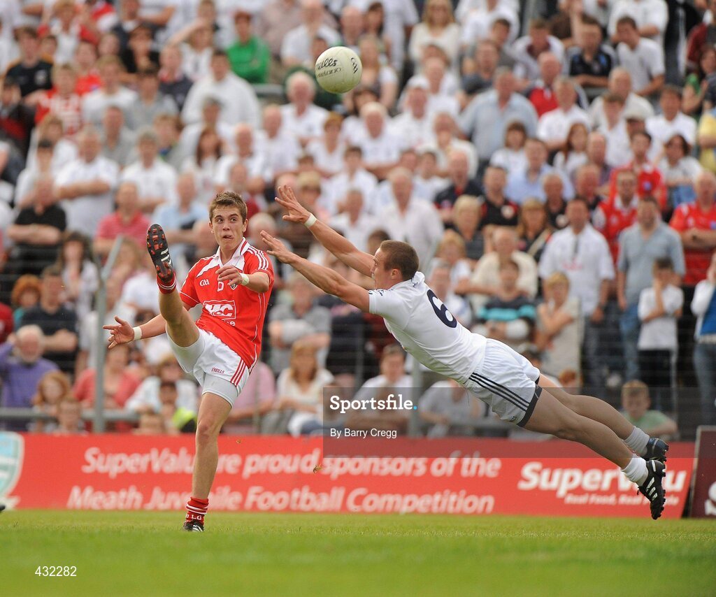 5 June 2010; Andy McDonnell, Louth, in action against Brian Flanagan, Kildare. Leinster GAA Football Senior Championship Quarter-Final, Louth v Kildare, Pairc Tailteann, Navan, Co. Meath. Picture credit: Barry Cregg / SPORTSFILE