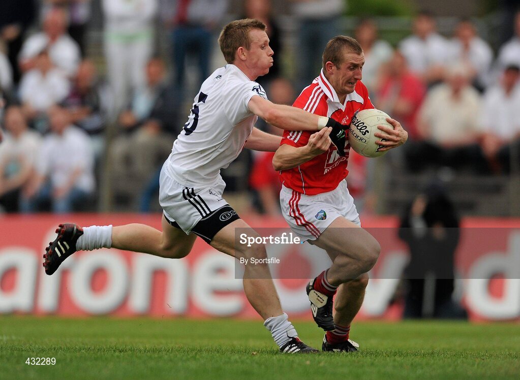 5 June 2010; Ray Finnegan, Louth, in action against Morgan O'Flaherty, Kildare. Leinster GAA Football Senior Championship Quarter-Final, Louth v Kildare, Pairc Tailteann, Navan, Co. Meath. Photo by Sportsfile