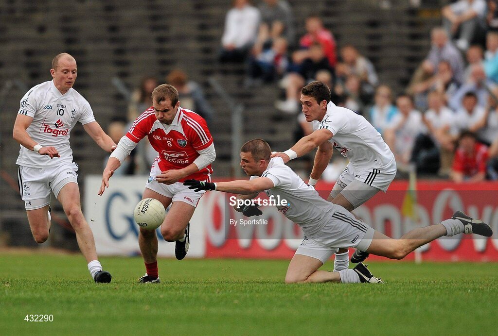 5 June 2010; Paddy Keenan, Louth, in action against James Kavanagh, left, Daryl Flynn and David Whyte, right, Kildare. Leinster GAA Football Senior Championship Quarter-Final, Louth v Kildare, Pairc Tailteann, Navan, Co. Meath. Photo by Sportsfile