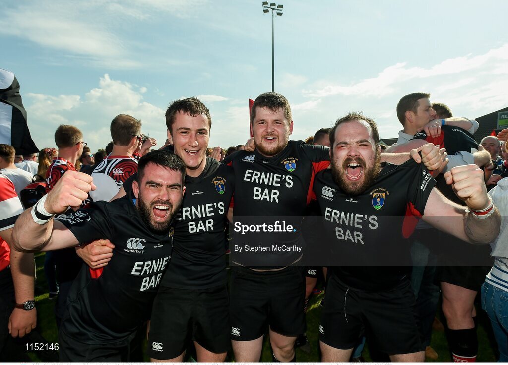 8 May 2016; Wicklow players celebrate their victory. Bank of Ireland Provincial Towns Cup, Final, Enniscorthy RFC v Wicklow RFC. Ashbourne RFC, Ashbourne, Co. Meath. Picture credit: Stephen McCarthy / SPORTSFILE