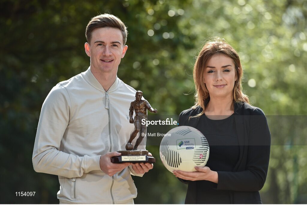 14 May 2016; Dundalk FC's Ronan Finn is presented with the SSE Airtricity/SWAI Player of the Month Award for April 2016 by Anne Sweeney from SSE Airtricity. Davenport Hotel, Merrion Square, Dublin. Picture credit: Matt Browne / SPORTSFILE