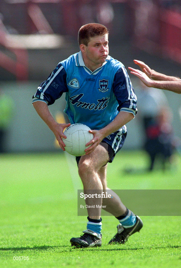 7 June 1998; Dessie Farrell of Dublin during the Leinster Senior Football Championship Quarter-Final match between Dublin and Kildare at Croke Park in Dublin. Photo by David Maher/Sportsfile