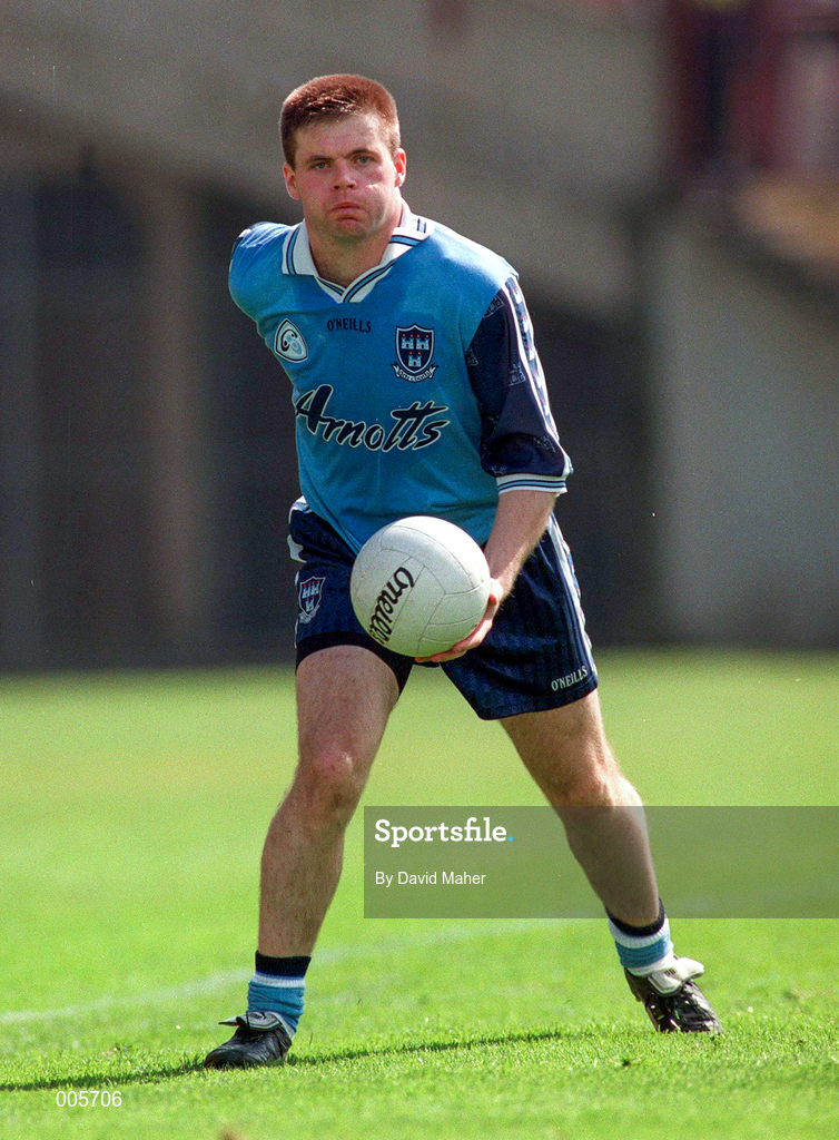 7 June 1998; Dessie Farrell of Dublin during the Leinster Senior Football Championship Quarter-Final match between Dublin and Kildare at Croke Park in Dublin. Photo by David Maher/Sportsfile