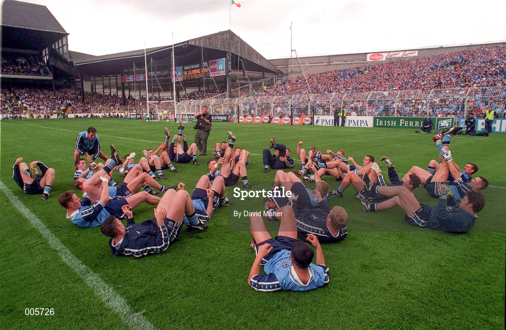 7 June 1998; Dublin team warm up before the Leinster Senior Football Championship Quarter-Final match between Dublin and Kildare at Croke Park in Dublin. Photo by David Maher/Sportsfile