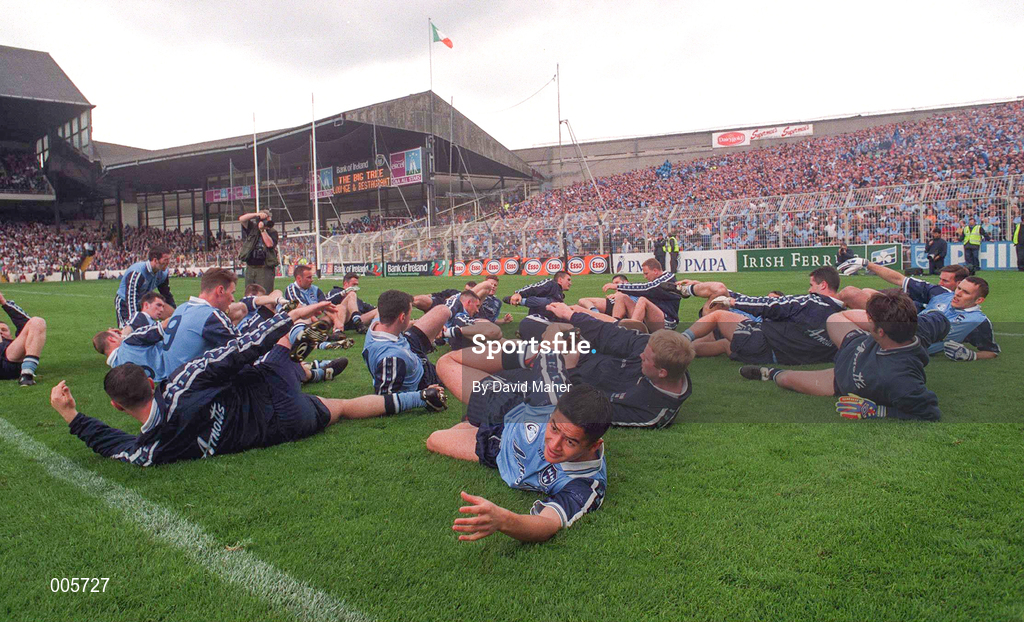 7 June 1998; Dublin team warm up before the Leinster Senior Football Championship Quarter-Final match between Dublin and Kildare at Croke Park in Dublin. Photo by David Maher/Sportsfile