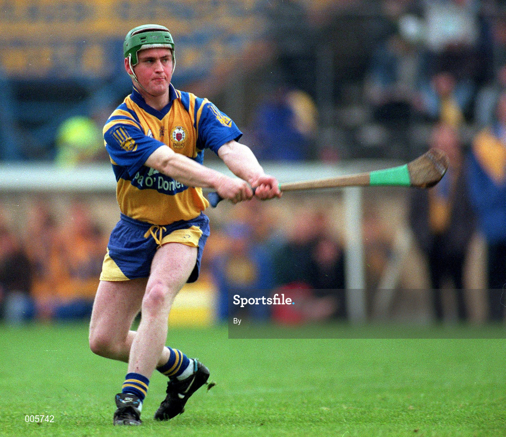 23 April 1995. Eamonn Taaffe, Clare. National Hurling League semi-final, Clare v Waterford, Semple Stadium, Thurles. Picture Credit: Ray McManus/SPORTSFILE.