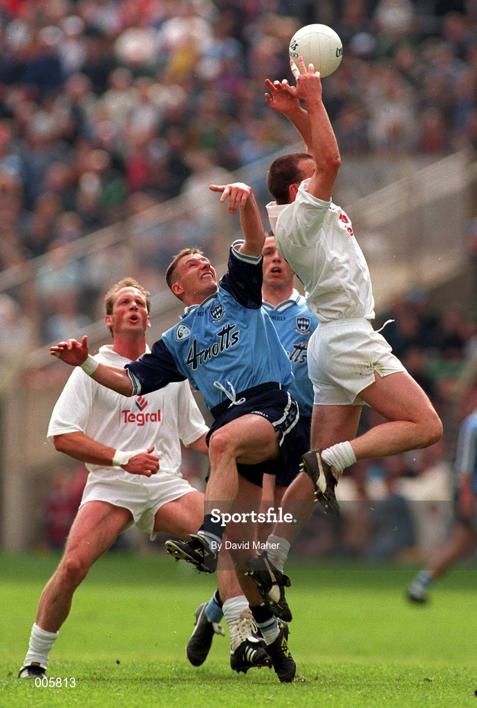 7 June 1998; Glenn Ryan of Kildare in action against Jim Gavin of Dublin during the Leinster Senior Football Championship Quarter-Final match between Dublin and Kildare at Croke Park in Dublin. Photo by David Maher/Sportsfile