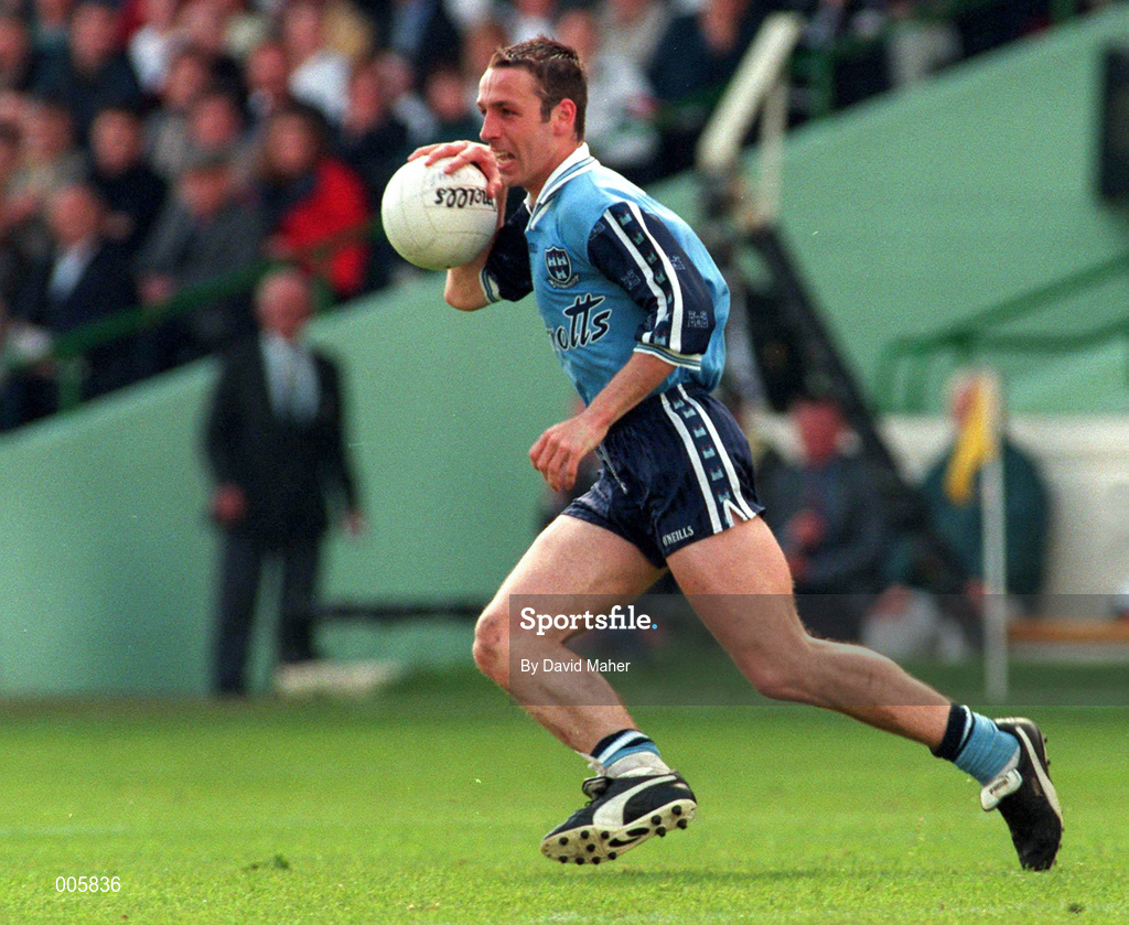 7 June 1998; Ian Robertson of Dublin during the Leinster Senior Football Championship Quarter-Final match between Dublin and Kildare at Croke Park in Dublin. Photo by David Maher/Sportsfile