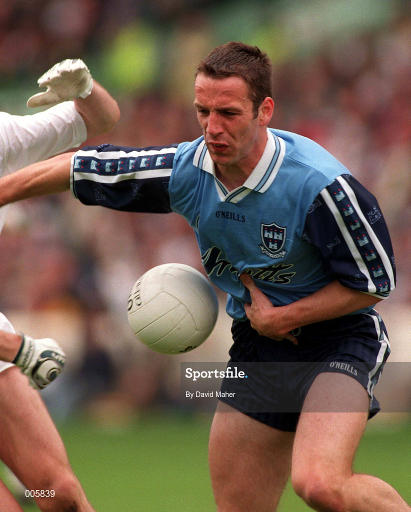 7 June 1998; Ian Robertson of Dublin during the Leinster Senior Football Championship Quarter-Final match between Dublin and Kildare at Croke Park in Dublin. Photo by David Maher/Sportsfile