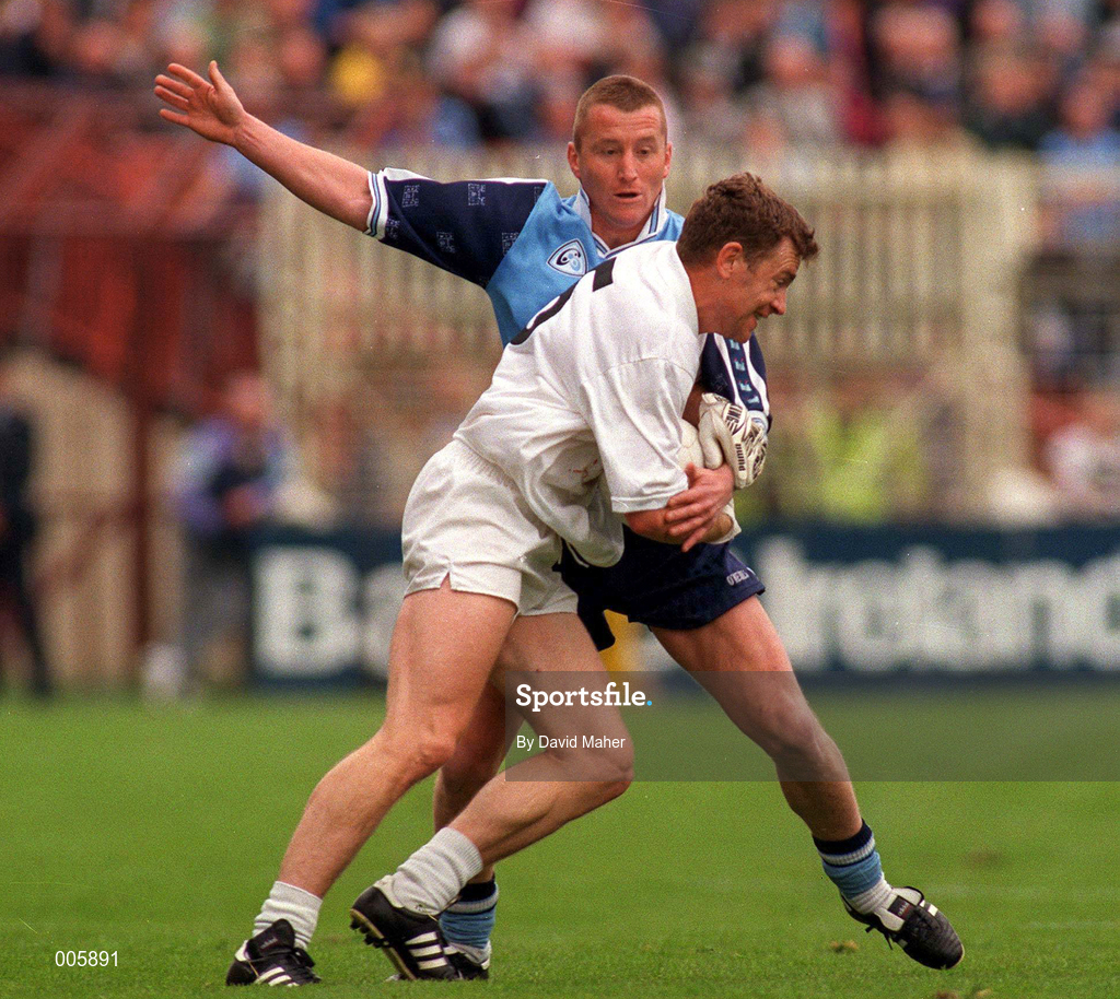 7 June 1998; John Finn of Kildare holds off Eamonn Heery of Dublin during the Leinster Senior Football Championship Quarter-Final match between Dublin and Kildare at Croke Park in Dublin. Photo by David Maher/Sportsfile