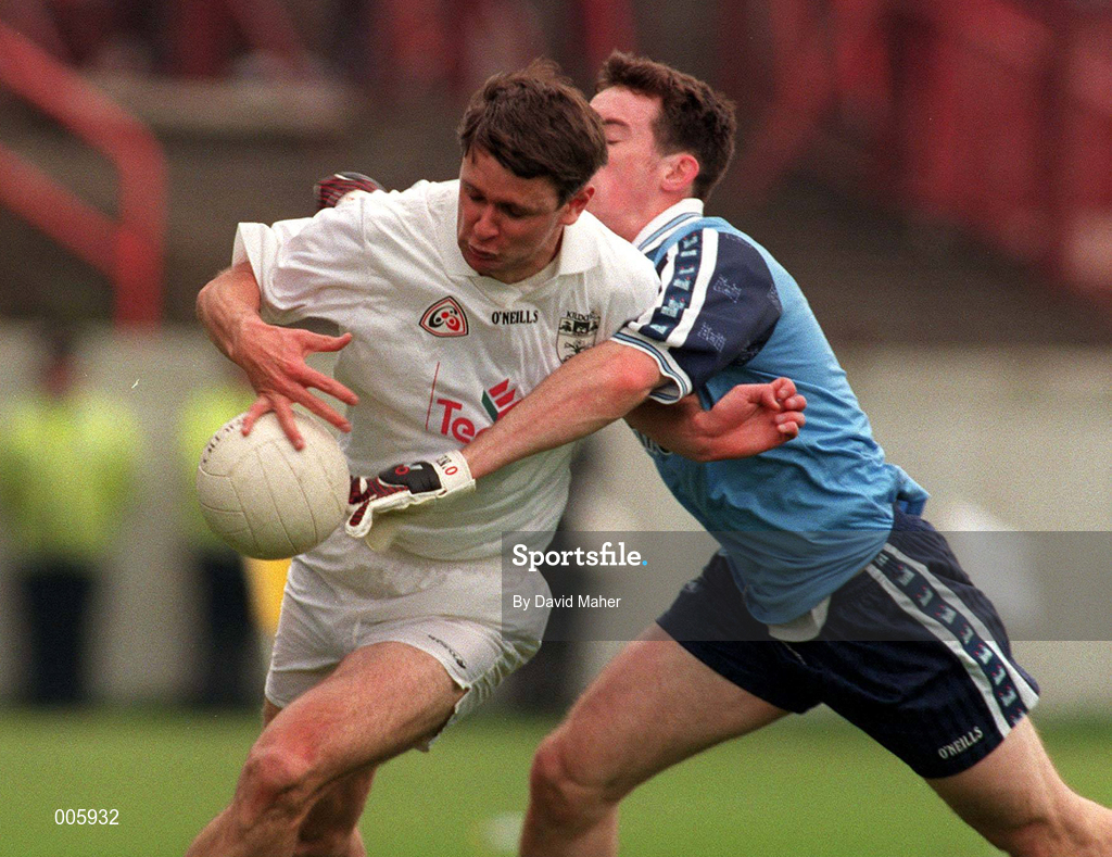 7 June 1998; Karl O'Dwyer of Kildare in action against Paddy Christie of Dublin during the Leinster Senior Football Championship Quarter-Final match between Dublin and Kildare at Croke Park in Dublin. Photo by David Maher/Sportsfile