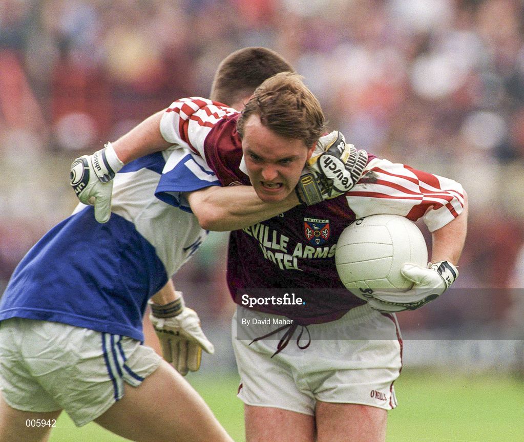 7 June 1998; Kenny Lyons of Westmeath in action against Eamonn Delaney of Laois during the Leinster Senior Football Championship Quarter-Final match between Laois and Westmeath at Croke Park in Dublin. Photo by David Maher/Sportsfile
