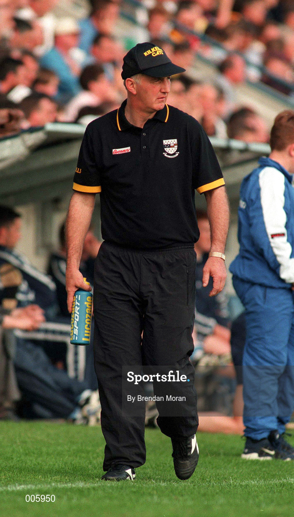 31 May 1998; Kilkenny Manager Kevin Fennelly during the Leinster GAA Hurling Senior Championship Quarter-Final match between Dublin and Kilkenny at Parnell Park in Dublin. Photo by Brendan Moran/Sportsfile