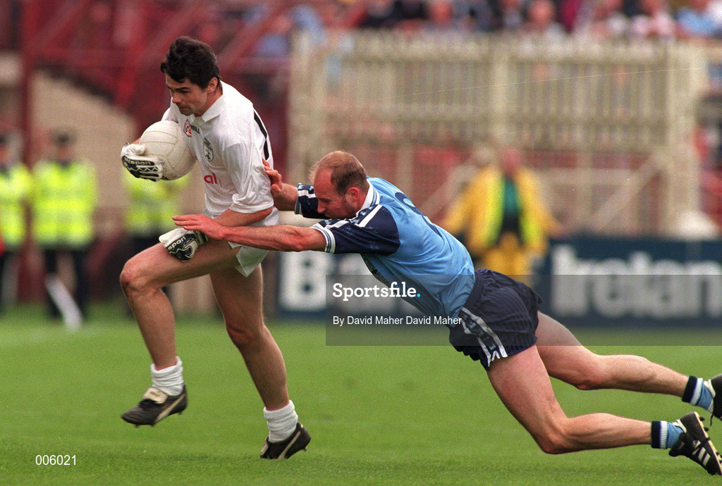 7 June 1998; Martin Lynch of Kildare in action against Brian Stynes of Dublin during the Leinster Senior Football Championship Quarter-Final match between Dublin and Kildare at Croke Park in Dublin. Photo by David Maher/Sportsfile