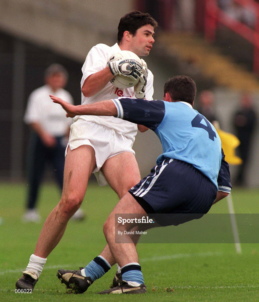 7 June 1998; Martin Lynch of Kildare in action against Brian Barnes of Dublin during the Leinster Senior Football Championship Quarter-Final match between Dublin and Kildare at Croke Park in Dublin. Photo by David Maher/Sportsfile