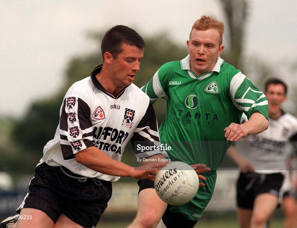 31 May 1998; Paul Taylor of Sligo in action against Barry McShane of London during the Connacht GAA Football Senior Championship Quarter-Final match between London and Sligo at Emerald GAA Grounds, Ruislip. Photo by Damien Eagers/Sportsfile