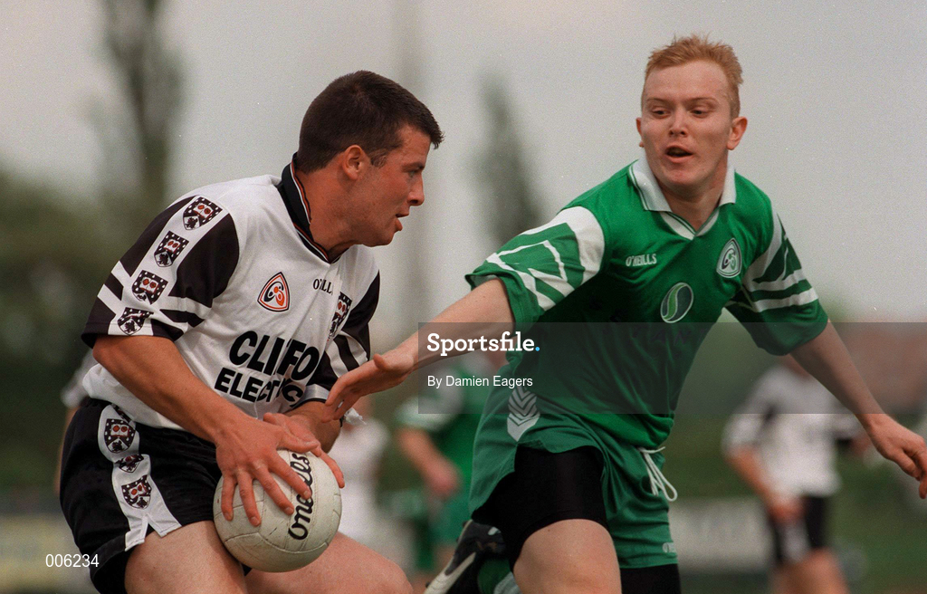 31 May 1998; Paul Taylor of Sligo in action against Barry McShane of London during the Connacht GAA Football Senior Championship Quarter-Final match between London and Sligo at Emerald GAA Grounds, Ruislip. Photo by Damien Eagers/Sportsfile