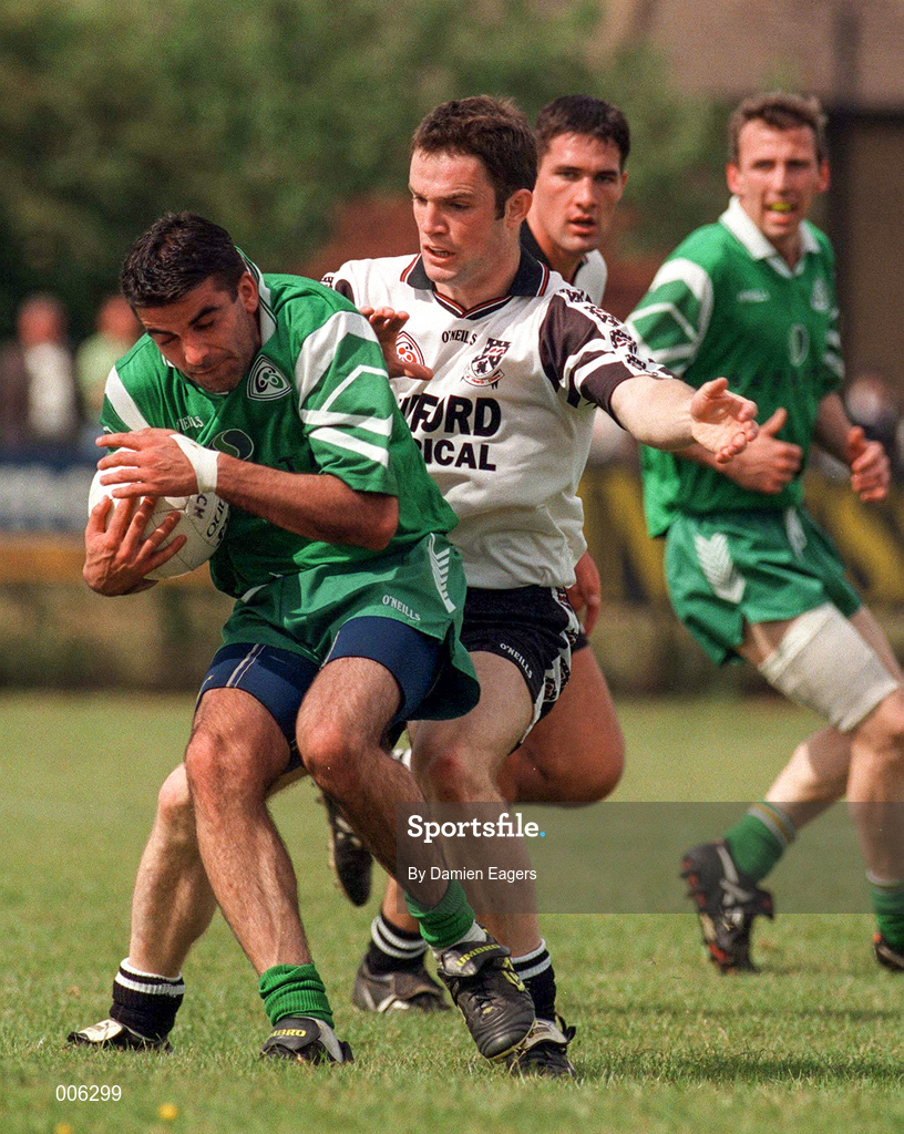 31 May 1998; Seamus O'Brien of London in action against Brian Walsh of Sligo during the Connacht GAA Football Senior Championship Quarter-Final match between London and Sligo at Emerald GAA Grounds, Ruislip. Photo by Damien Eagers/Sportsfile