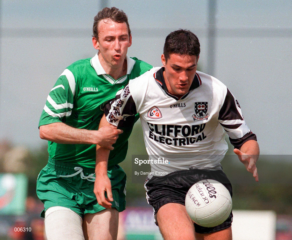 31 May 1998; Sean Davey of Sligo in action against Tony Murphy of London during the Connacht GAA Football Senior Championship Quarter-Final match between London and Sligo at Emerald GAA Grounds, Ruislip. Photo by Damien Eagers/Sportsfile
