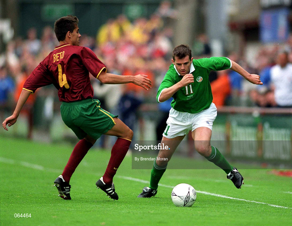 2 June 2001; Kevin Kilbane of Republic of Ireland in action against Roberto 'Beto' Severo of Portugal during the FIFA World Cup 2002 Group 2 Qualifier match between Republic of Ireland and Portugal at Lansdowne Road in Dublin. Photo by Brendan Moran/Sportsfile