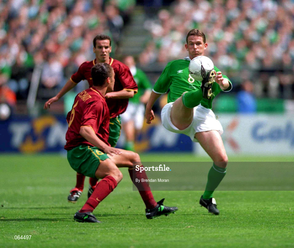 2 June 2001; Mark Kinsella of Republic of Ireland in action against Nuno Miguel Frechant of Portugal during the FIFA World Cup 2002 Group 2 Qualifier match between Republic of Ireland and Portugal at Lansdowne Road in Dublin. Photo by Brendan Moran/Sportsfile