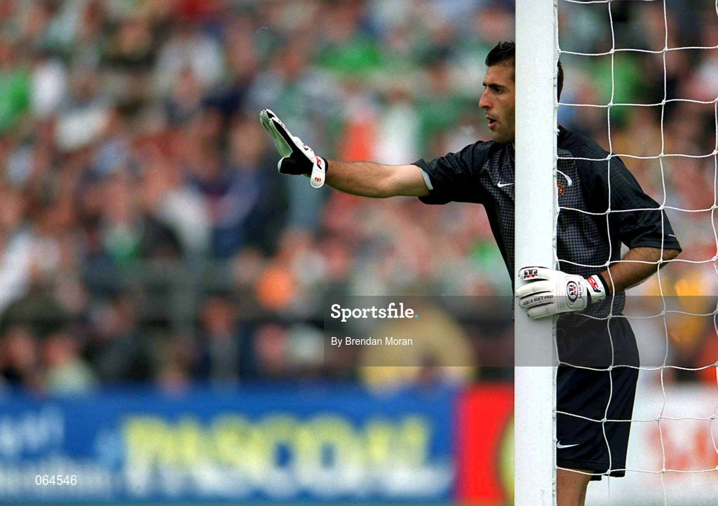 2 June 2001; Pureira Ricargo of Portugal during the FIFA World Cup 2002 Group 2 Qualifier match between Republic of Ireland and Portugal at Lansdowne Road in Dublin. Photo by Brendan Moran/Sportsfile