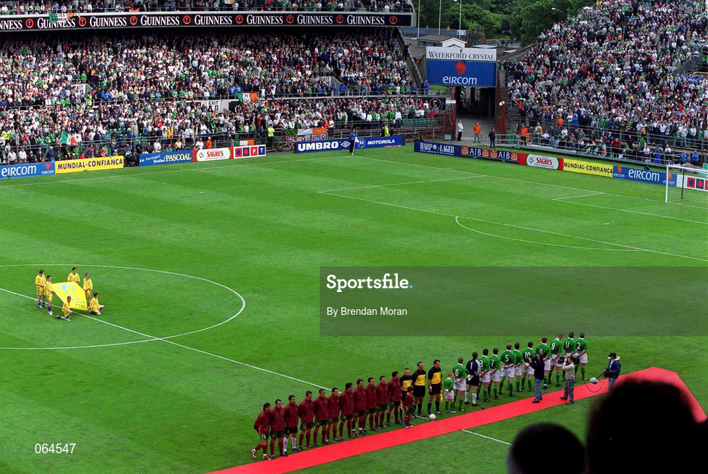 2 June 2001; Republic of Ireland players turn during the national anthem ahead of the FIFA World Cup 2002 Group 2 Qualifier match between Republic of Ireland and Portugal at Lansdowne Road in Dublin. Photo by Brendan Moran/Sportsfile
