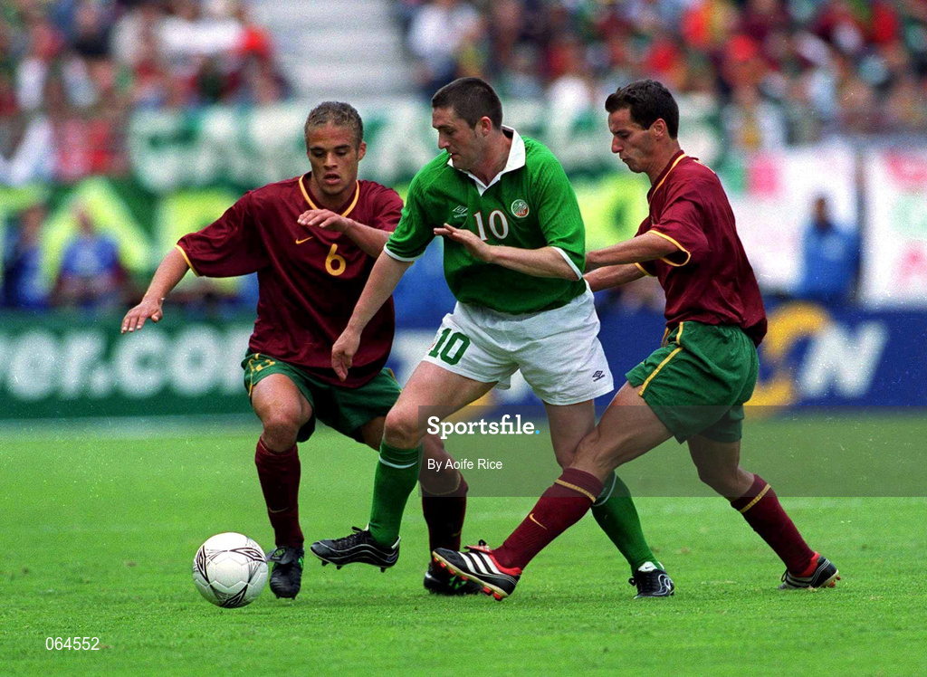 2 June 2001; Robbie Keane of Republic of Ireland in action against Nuno Miguel Frechaur, left, and Armando Petit of Portugal during the FIFA World Cup 2002 Group 2 Qualifier match between Republic of Ireland and Portugal at Lansdowne Road in Dublin. Photo by Aoife Rice/Sportsfile