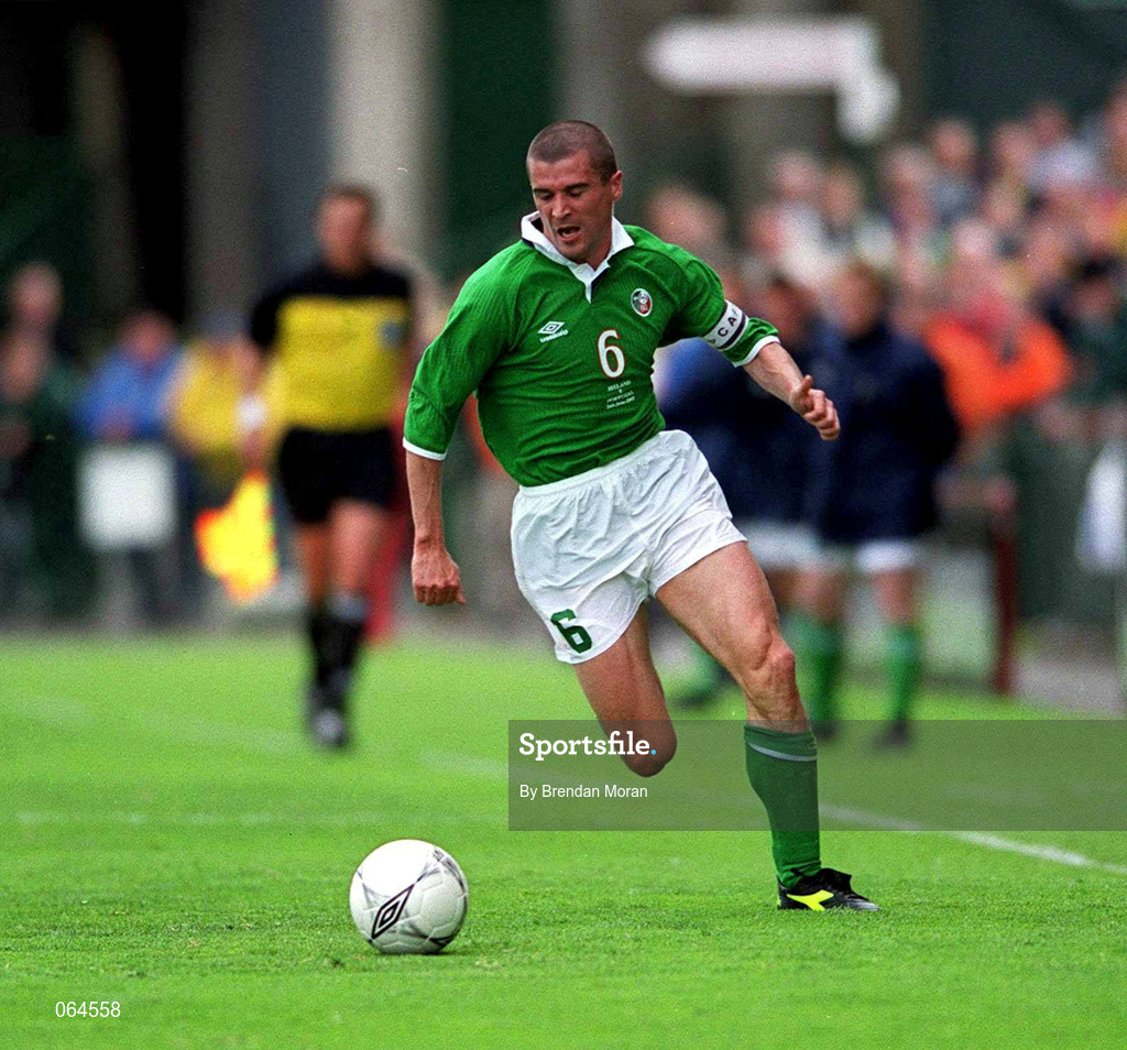 2 June 2001; Roy Keane of Republic of Ireland during the FIFA World Cup 2002 Group 2 Qualifier match between Republic of Ireland and Portugal at Lansdowne Road in Dublin. Photo by Brendan Moran/Sportsfile