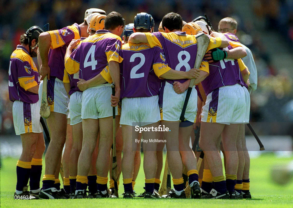 10 June 2001; The Wexford team huddle ahead of the Guinness Leinster Senior Hurling Championship Semi-Final match between Wexford and Laois at Croke Park in Dublin. Photo by Ray McManus/Sportsfile