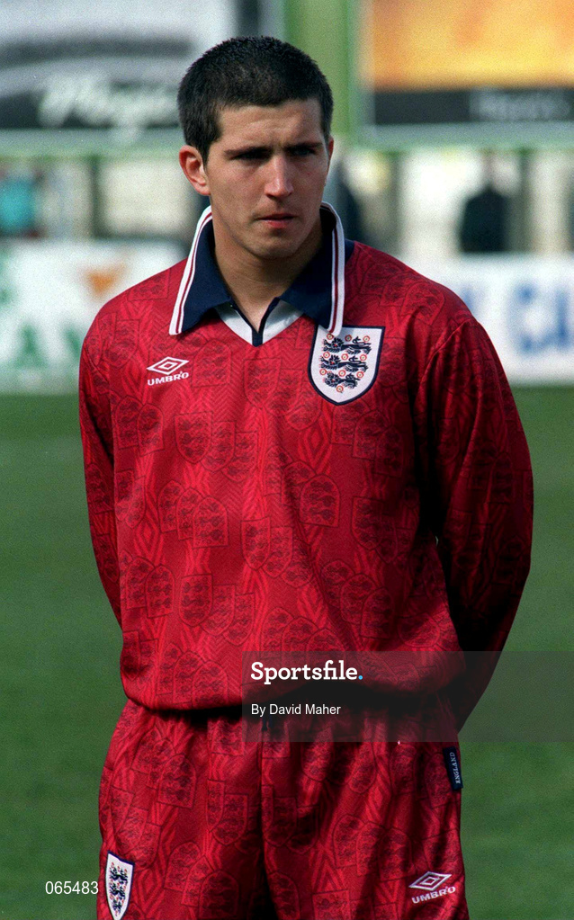 27 March 1995; Andy Roberts of England ahead of the UEFA U21 Championship Qualifier between Republic of Ireland and England at Dalymount Park in Dublin. Photo by David Maher/Sportsfile
