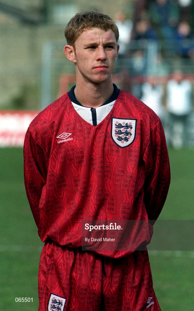27 March 1995; Nicky Butt of England ahead of the UEFA U21 Championship Qualifier between Republic of Ireland and England at Dalymount Park in Dublin. Photo by David Maher/Sportsfile