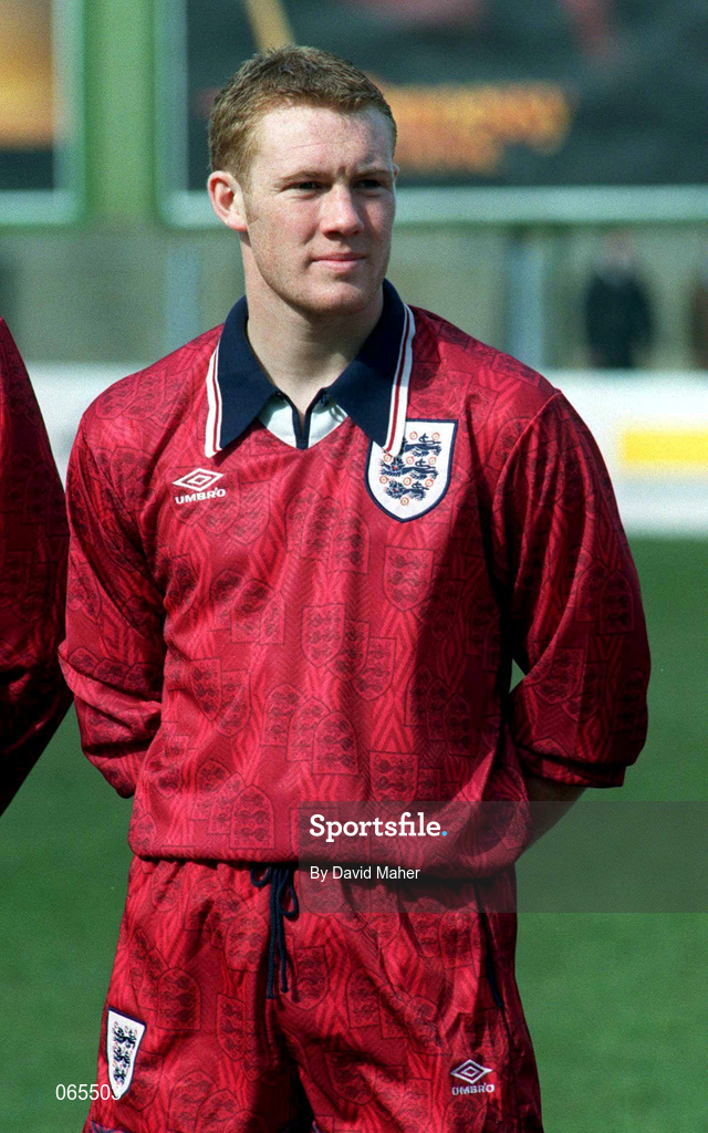 27 March 1995; Steve Watson of England ahead of the UEFA U21 Championship Qualifier between Republic of Ireland and England at Dalymount Park in Dublin. Photo by David Maher/Sportsfile