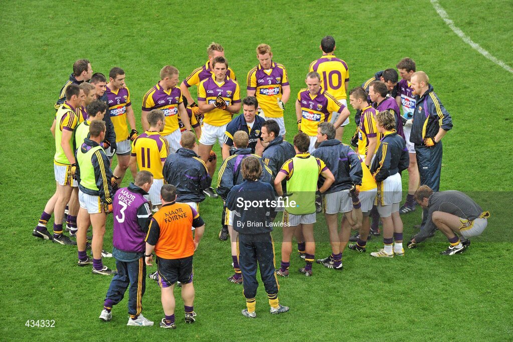 13 June 2010; Wexford manager Jason Ryan speaks to his players before the game. Leinster GAA Football Senior Championship Quarter-Final, Dublin v Wexford, Croke Park, Dublin. Picture credit: Brian Lawless / SPORTSFILE