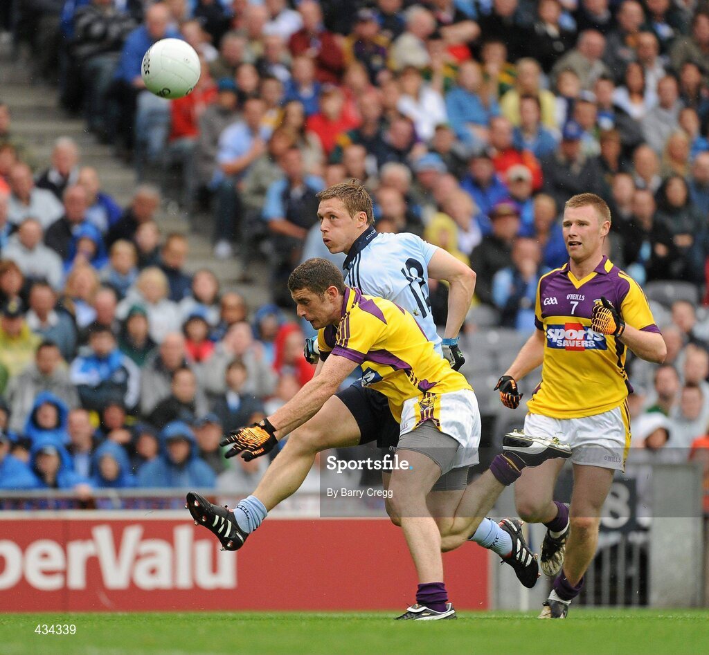 13 June 2010; Paul Flynn, Dublin, in action against Joey Wadding, left, and Aindreas Doyle, Wexford. Leinster GAA Football Senior Championship Quarter-Final, Dublin v Wexford, Croke Park, Dublin. Picture credit: Barry Cregg / SPORTSFILE