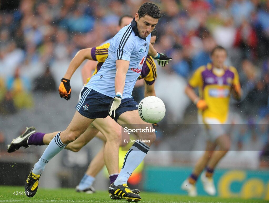 13 June 2010; Bernard Brogan, Dublin, scores his side's first goal. Leinster GAA Football Senior Championship Quarter-Final, Dublin v Wexford, Croke Park, Dublin. Picture credit: David Maher / SPORTSFILE
