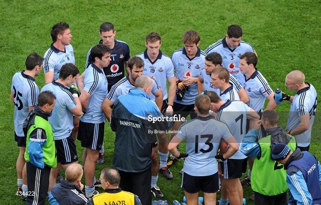 13 June 2010; Dublin manager Pat Gilroy speaks to his players during half-time of extra-time. Leinster GAA Football Senior Championship Quarter-Final, Dublin v Wexford, Croke Park, Dublin. Picture credit: Brian Lawless / SPORTSFILE