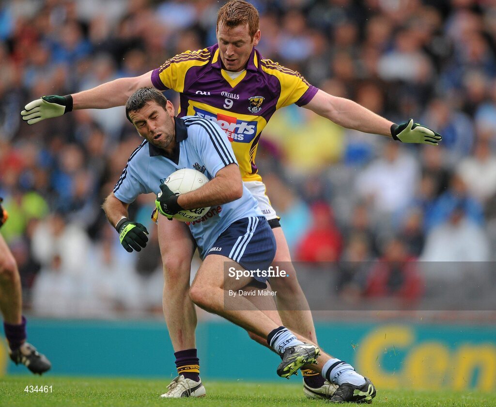 13 June 2010; David Henry, Dublin, in action against Eric Bradley, Wexford. Leinster GAA Football Senior Championship Quarter-Final, Dublin v Wexford, Croke Park, Dublin. Picture credit: David Maher / SPORTSFILE
