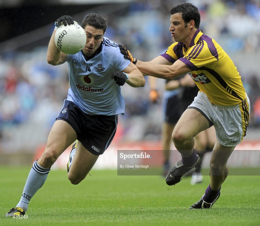 13 June 2010; Bernard Brogan, Dublin, in action against Graeme Molloy, Wexford. Leinster GAA Football Senior Championship Quarter-Final, Dublin v Wexford, Croke Park, Dublin. Picture credit: Oliver McVeigh / SPORTSFILE