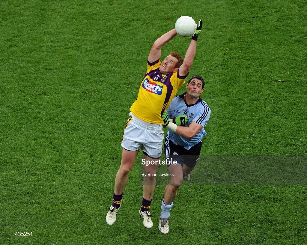 13 June 2010; Eric Bradley, Wexford, in action against Ross McConnell, Dublin. Leinster GAA Football Senior Championship Quarter-Final, Dublin v Wexford, Croke Park, Dublin. Picture credit: Brian Lawless / SPORTSFILE