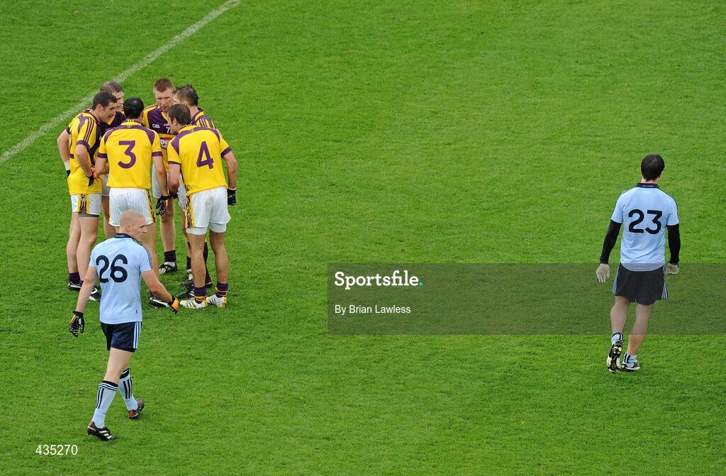 13 June 2010; The Wexford defence form a huddle during a break in play in the second half. Leinster GAA Football Senior Championship Quarter-Final, Dublin v Wexford, Croke Park, Dublin. Picture credit: Brian Lawless / SPORTSFILE
