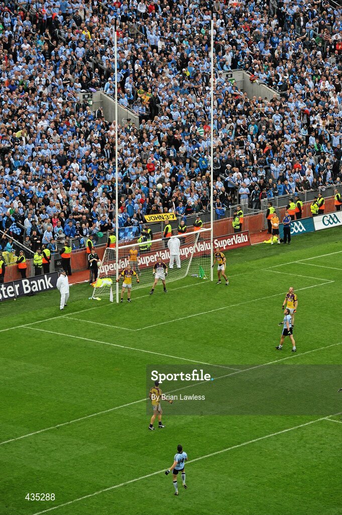 13 June 2010; Dublin's Bernard Brogan watches his free kick go over for a point. Leinster GAA Football Senior Championship Quarter-Final, Dublin v Wexford, Croke Park, Dublin. Picture credit: Brian Lawless / SPORTSFILE