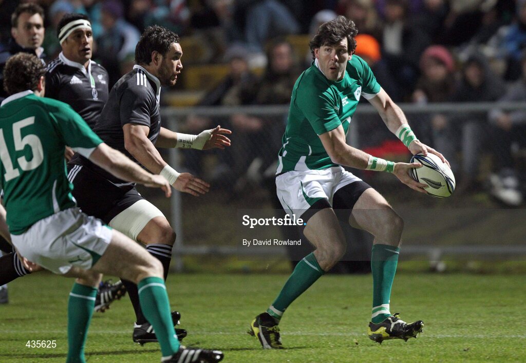 18 June 2010; Ireland's Shane Horgan in action against New Zealand Maori's. Summer Tour 2010, New Zealand Maori v Ireland, International Stadium, Rotorua, New Zealand. Picture credit: David Rowland / SPORTSFILE