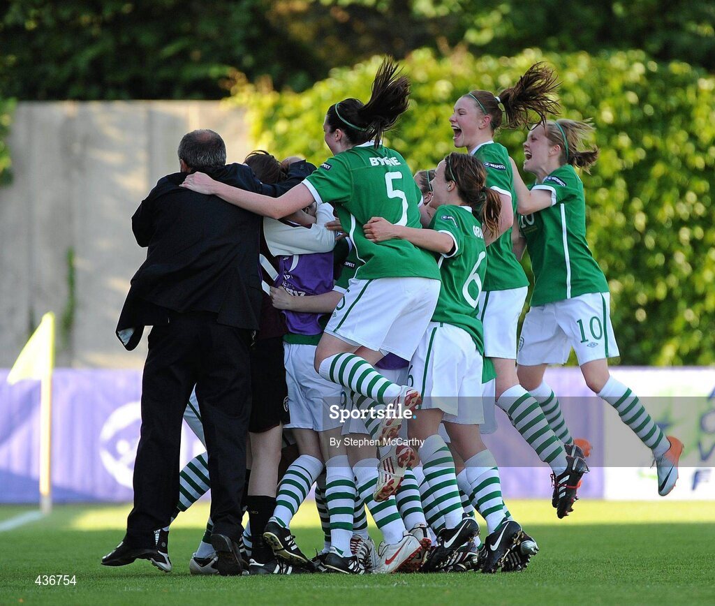 22 June 2010; Megan Campbell, Republic of Ireland, is surrounded by team-mates after scoring her side's first goal from a free-kick. UEFA Women's Under 17 Championship Finals - Semi-Final, Republic of Ireland v Germany, Colovray Sports Centre, Nyon, Switzerland. Picture credit: Stephen McCarthy / SPORTSFILE