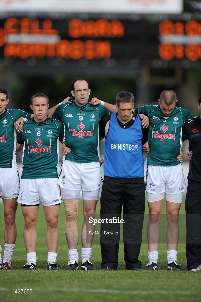 26 June 2010; Dermot Earley, 9, Kildare, stands with his team manager Kieran McGeeney and team mates during the National Anthem. GAA Football All-Ireland Senior Championship Qualifier Round 1, Kildare v Antrim, St Conleth's Park, Newbridge, Co. Kildare. Picture credit: Matt Browne / SPORTSFILE