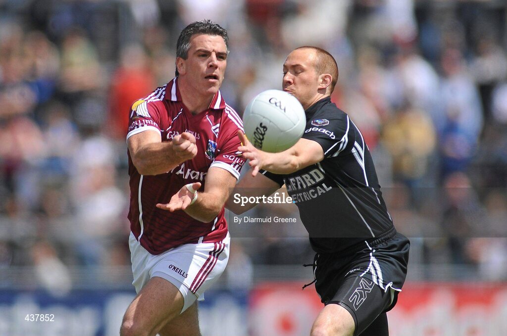 27 June 2010; Padraic Joyce, Galway, in action against Kenneth Sweeney, Sligo. Connacht GAA Football Senior Championship Semi-Final, Galway v Sligo, Pearse Stadium, Galway. Picture credit: Diarmuid Greene / SPORTSFILE