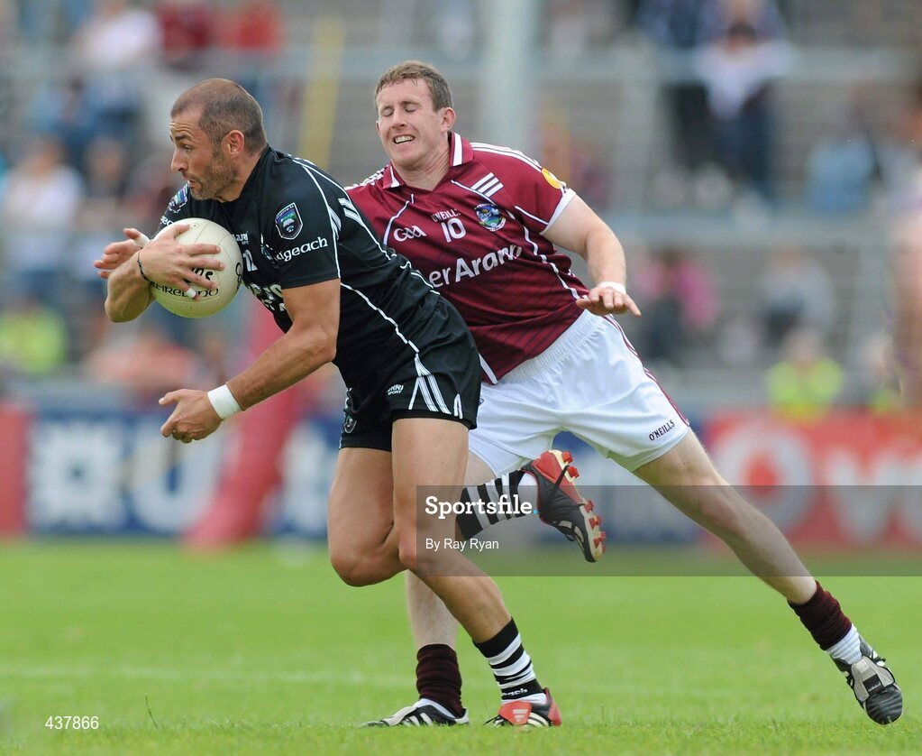 27 June 2010; Eamon O'Hara, Sligo, in action against Gary Sice, Galway. Connacht GAA Football Senior Championship Semi-Final, Galway v Sligo, Pearse Stadium, Galway. Picture credit: Ray Ryan / SPORTSFILE